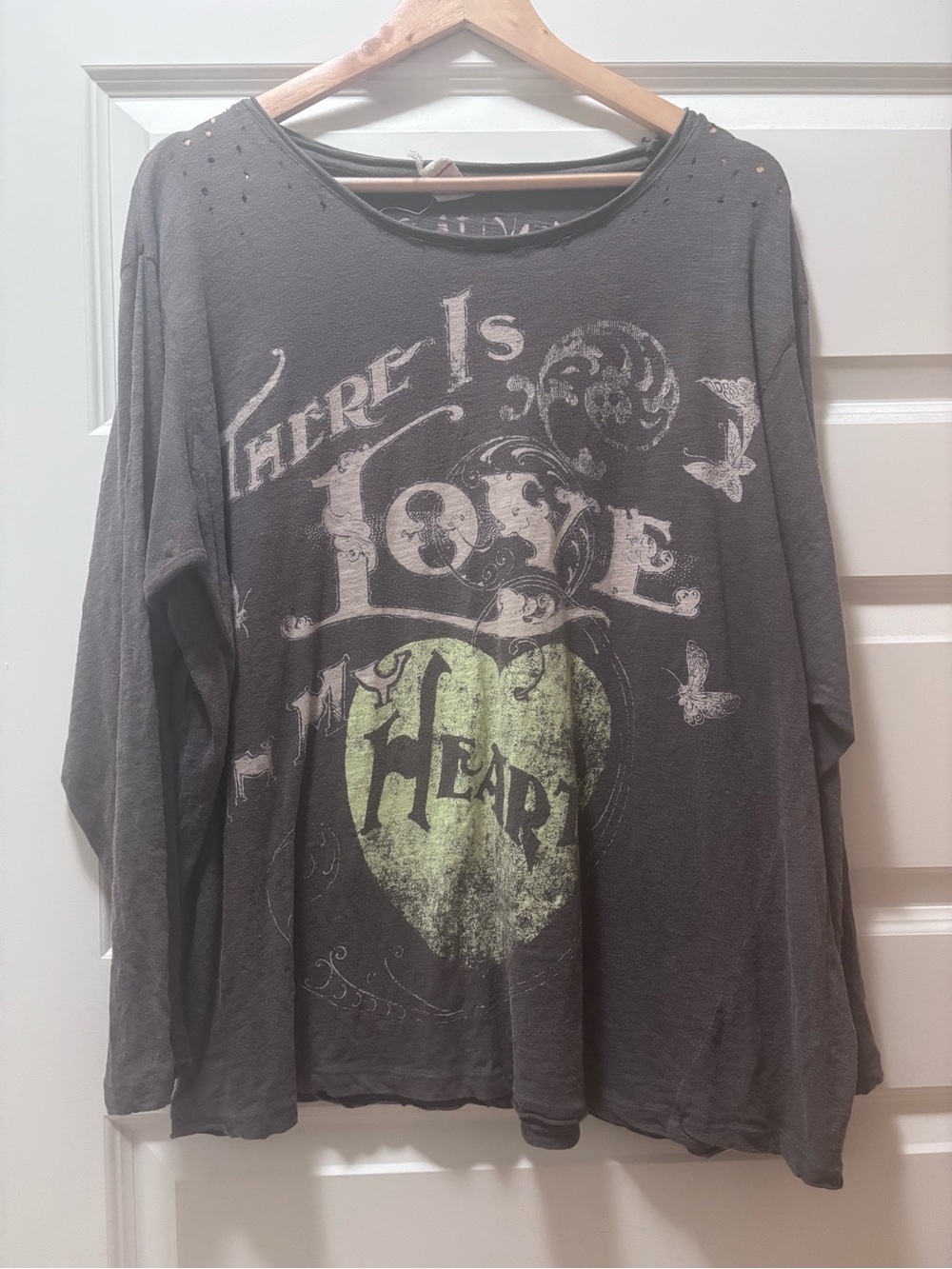 Magnolia Pearl Viggo Your Aura Tee